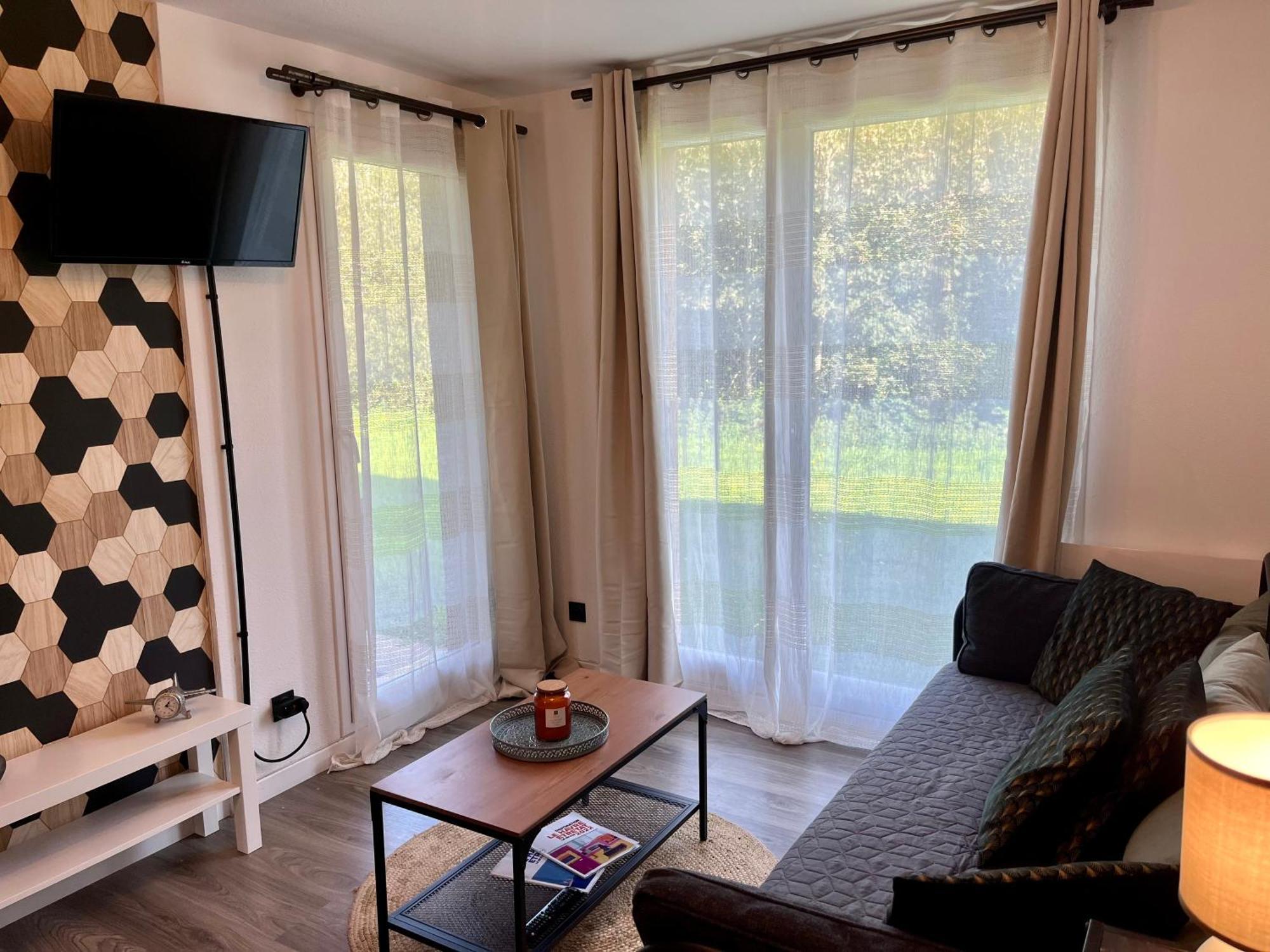 Le Freya Avec Terrasse A 5 Min Honfleur - Piscine - Parking - Wifi * Equemauville