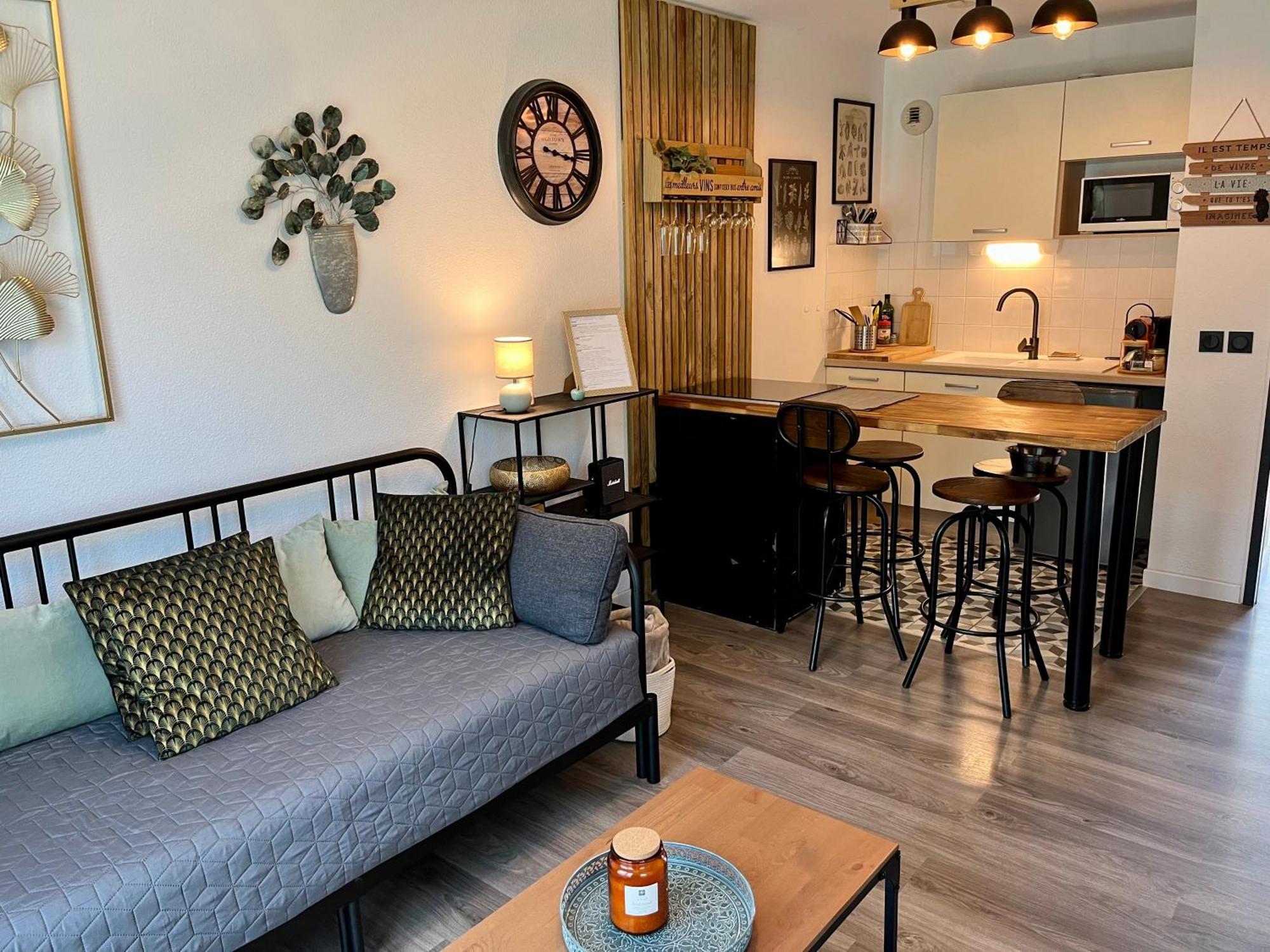 Le Freya Avec Terrasse A 5 Min Honfleur - Piscine - Parking - Wifi Apartment Équemauville
